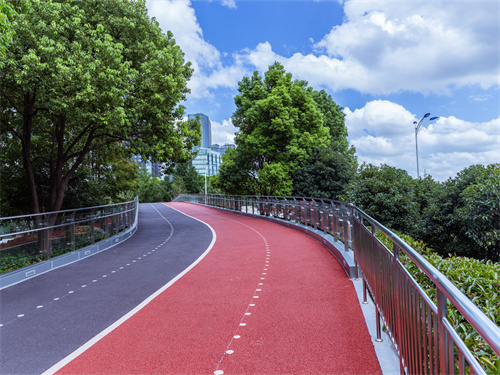 塑膠地板的價(jià)格是多少，塑膠地板的鋪設(shè)的步驟是什么?